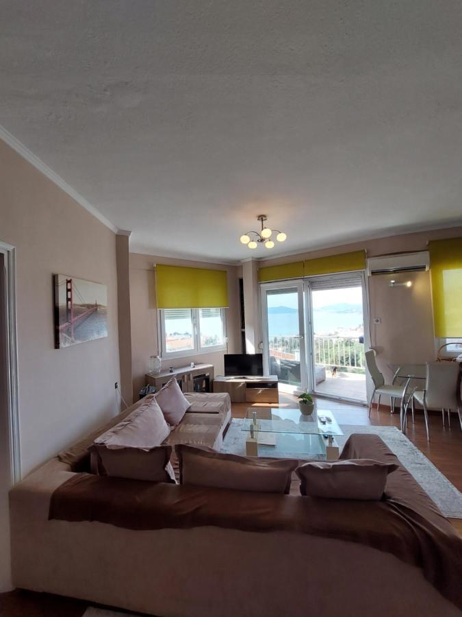 Bright View Apartment PalaiónTsiflíkion Buitenkant foto